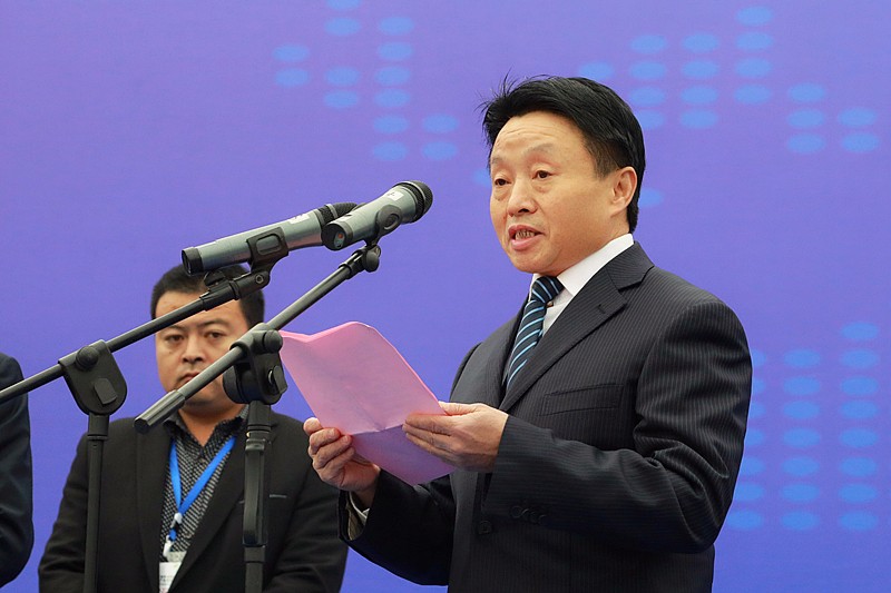 张路宏李冬玉出席2017第三届西安国际沙巴(中国)体育有限公司官网产业展览会｜熊良虎致辞
