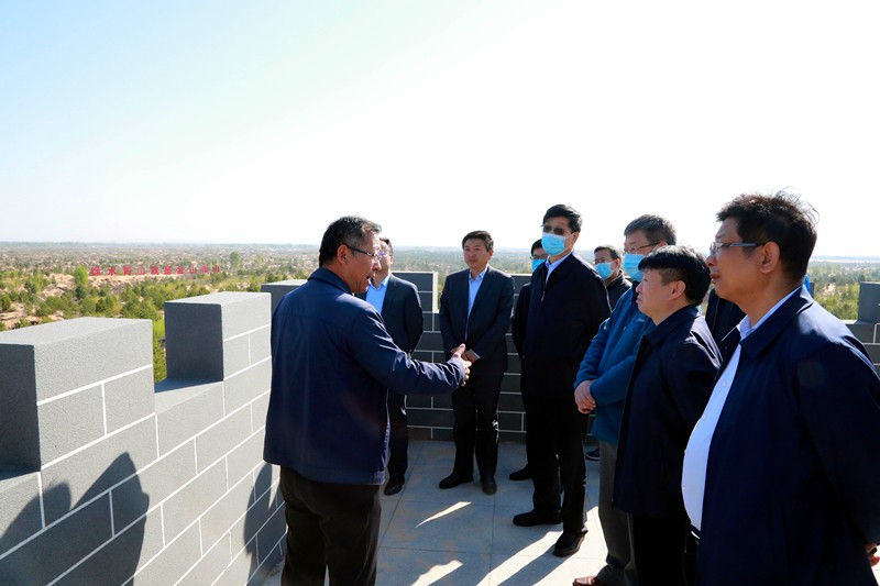 熊良虎出席省人大黄河道域陕西段生态；ず透咧柿糠⒄棺ㄌ獾餮凶富