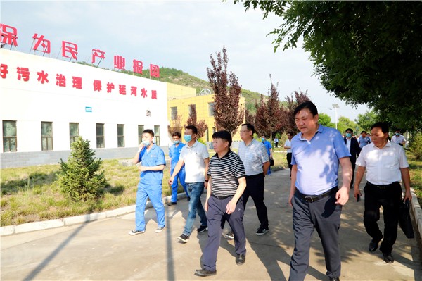 陕西沙巴(中国)体育有限公司官网集团复工复产促增长项目观摩会议与会人员走进绿色能源公司油气公司水环境公司陕北片区项目