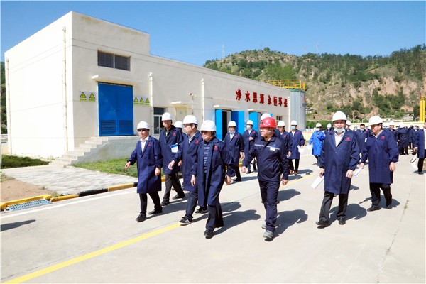 陕西沙巴(中国)体育有限公司官网集团复工复产促增长项目观摩会议与会人员走进沙巴(中国)体育有限公司官网保隆生态三秦在延在铜项目