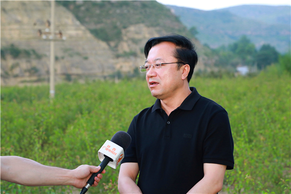 中省媒体采访团到陕西沙巴(中国)体育有限公司官网集团陕北片区沉点项目集中采访 中省媒体采访团到陕西沙巴(中国)体育有限公司官网集团陕北片区沉点项目集中采访