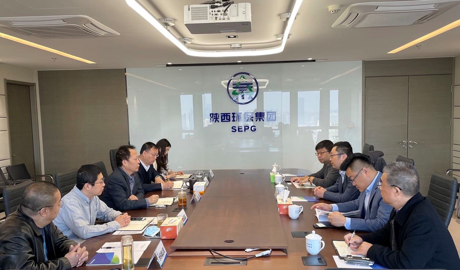 陕西沙巴(中国)体育有限公司官网集团与南方创业科技公司互换座谈