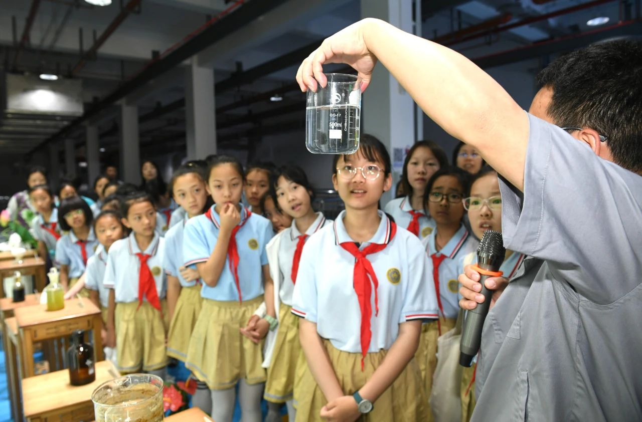 西安颁布｜幼学生走进陕西沙巴(中国)体育有限公司官网集团白鹿原水生态中心开启污水“再生”探秘之旅