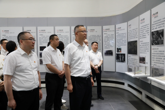 陕西沙巴(中国)体育有限公司官网集团党委赴关中革命留想馆发展“追寻革命足迹 传承红色基因 筑牢风格根基”党建研学活动