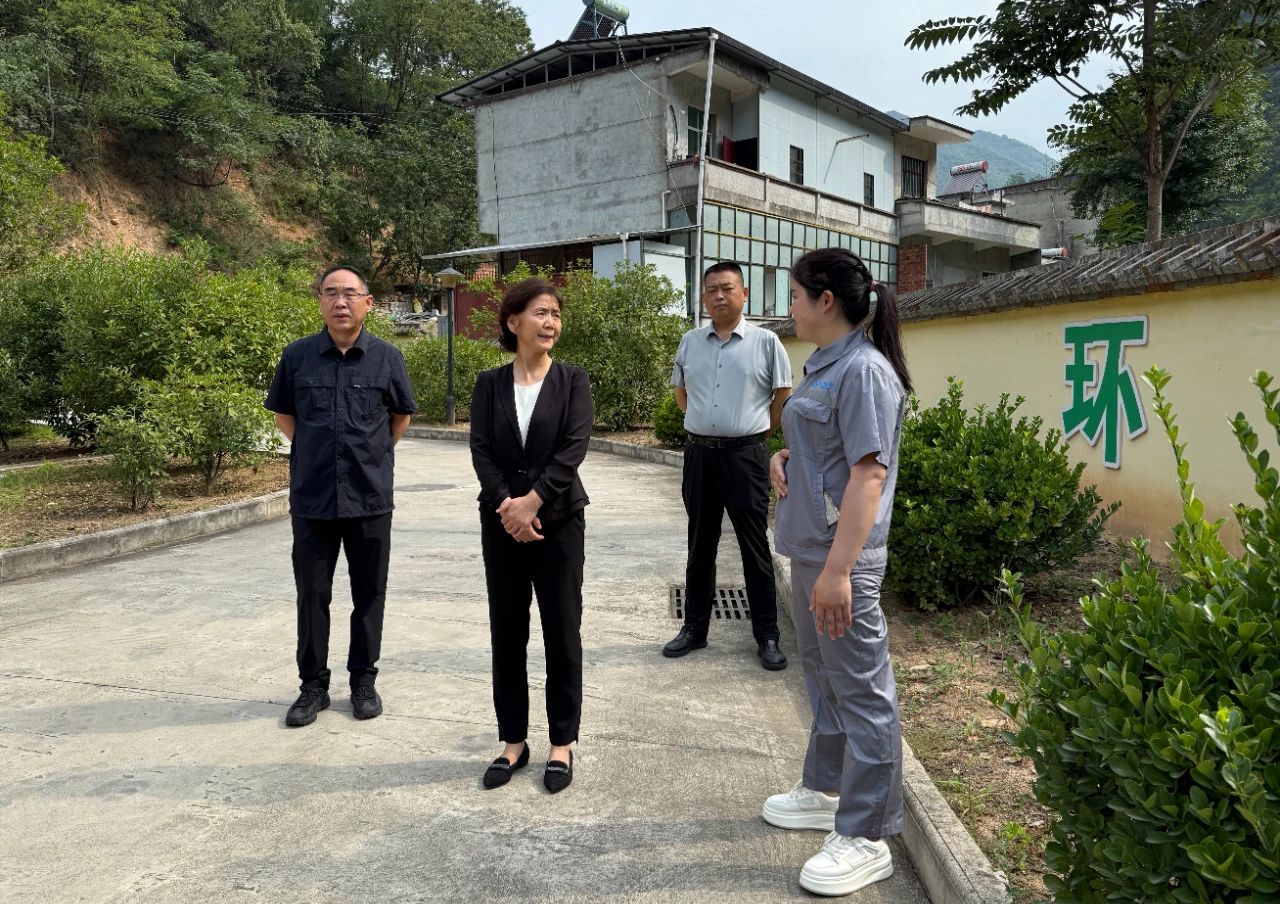 省总工会赴陕西沙巴(中国)体育有限公司官网集团水环境公司项目一线发展“夏送清冷”慰问活动 省总工会赴陕西沙巴(中国)体育有限公司官网集团水环境公司项目一线发展“夏送清冷”慰问活动